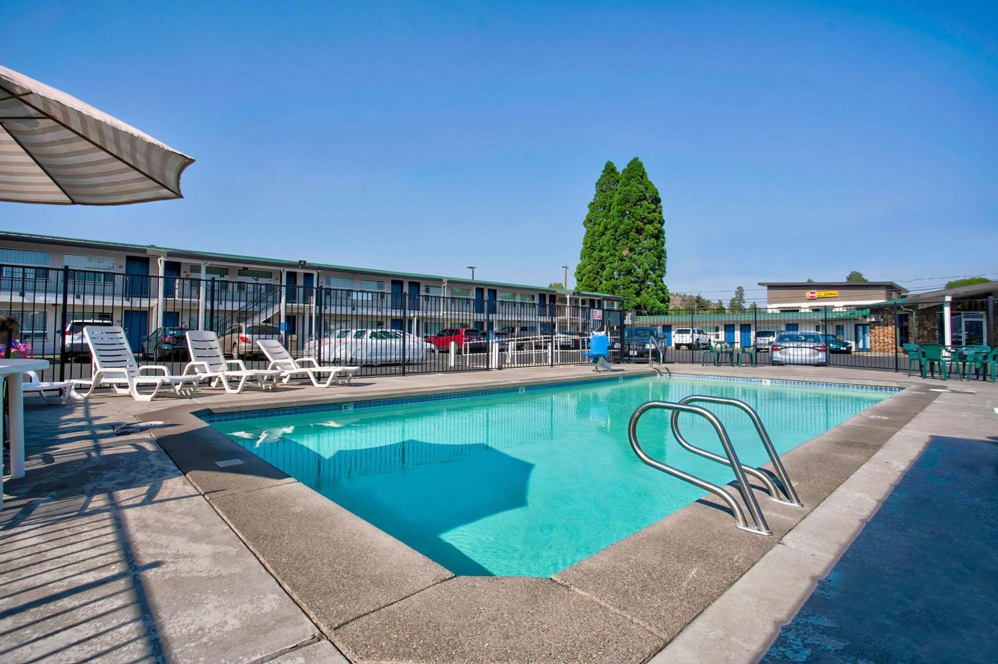 Motel 6-Bend, Or Zewnętrze zdjęcie